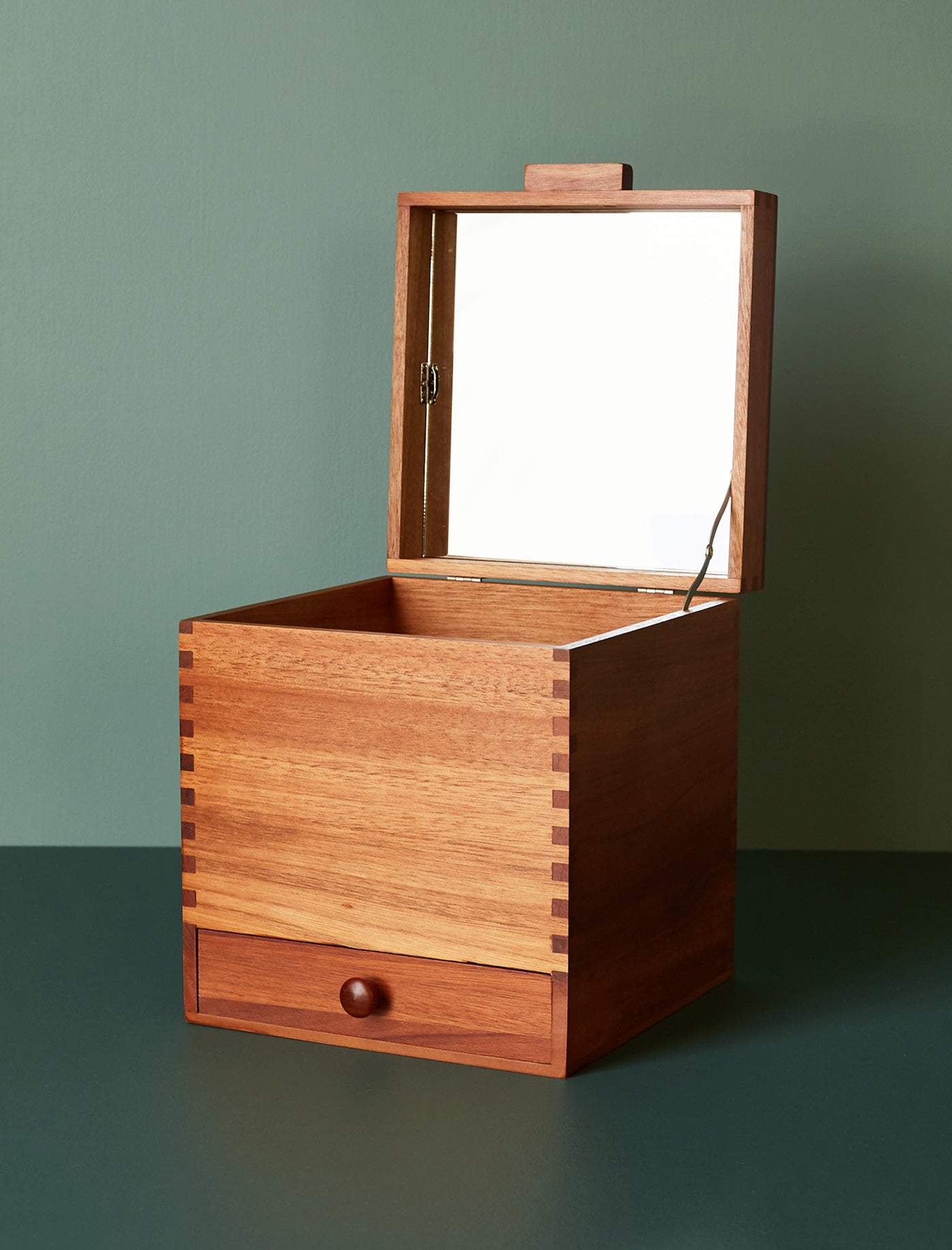 Japanese Vanity Box – everyday needs