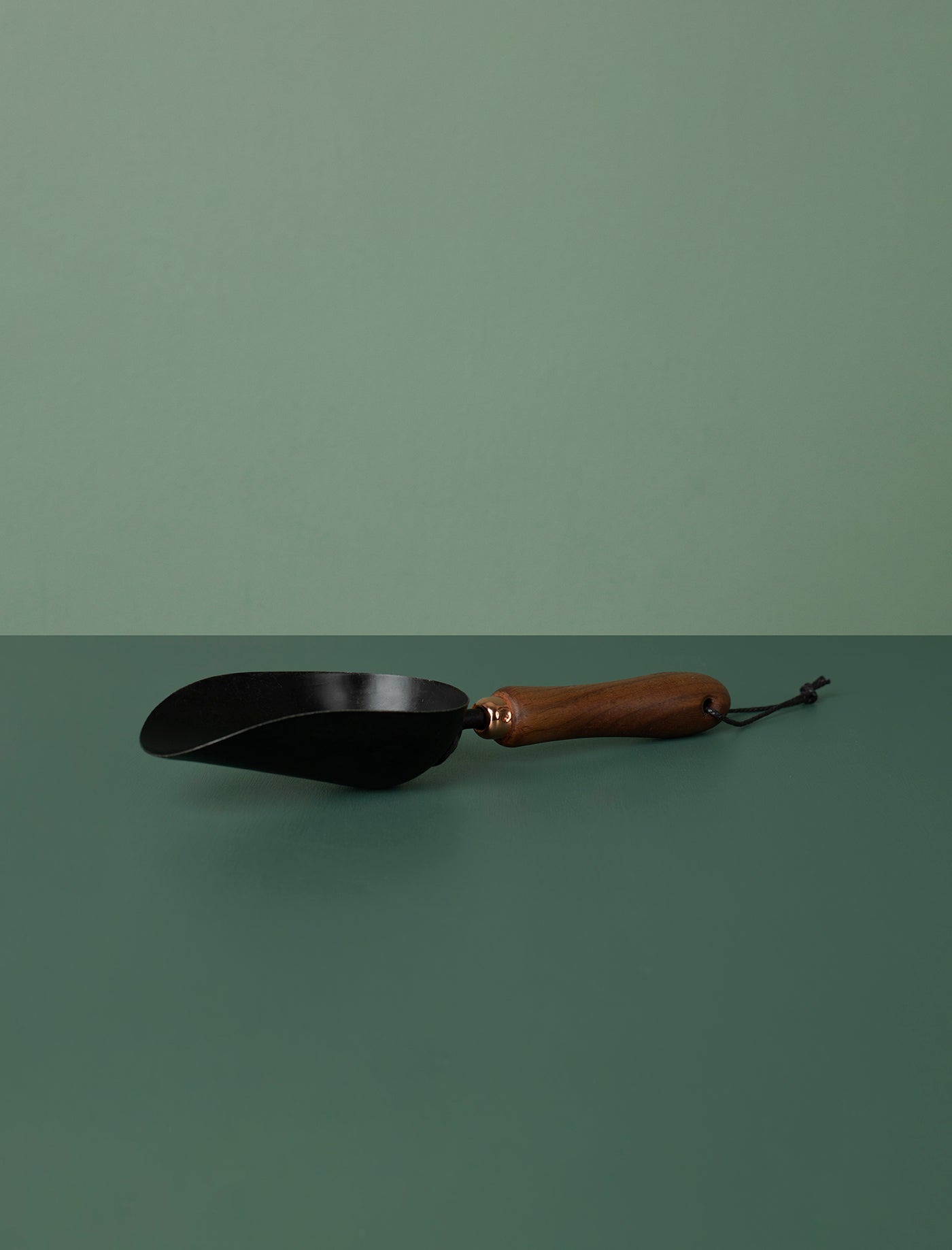 Walnut Garden Scoop