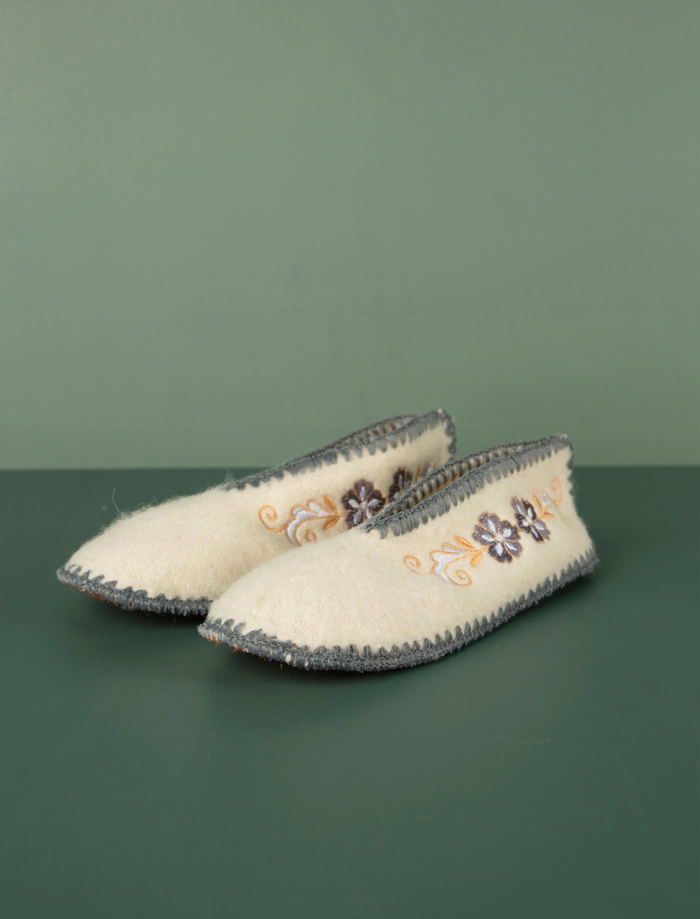 Spetses Woollen Slippers // Cream