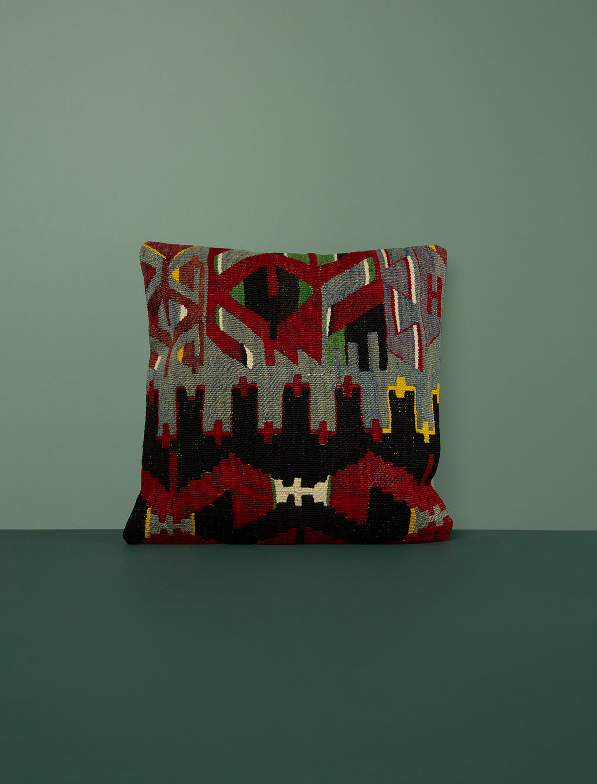 Vintage Kilim Cushion 40cm // Twelve