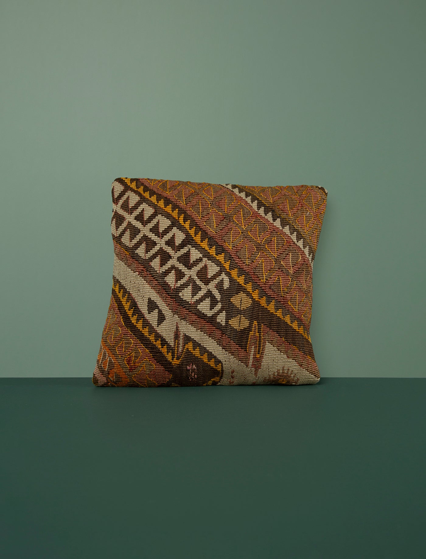 Vintage Kilim Cushion 40cm // Sixteen