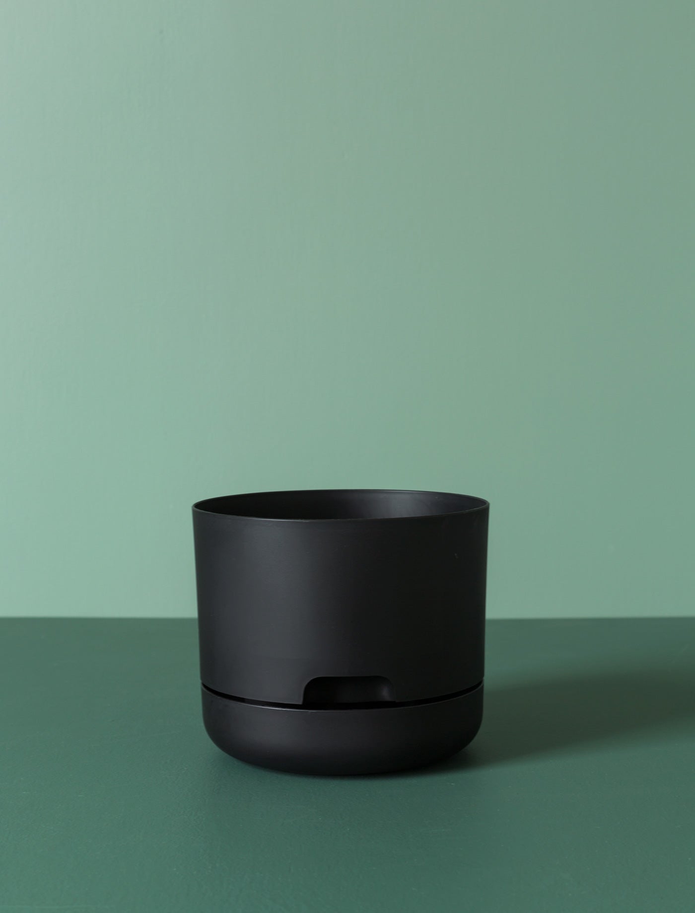 Self Watering Plant Pot // Recycled Black