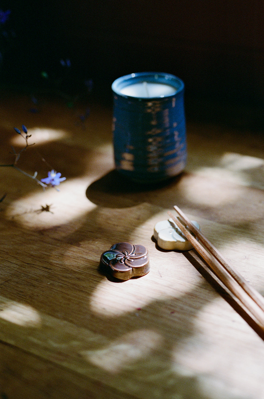 Kadoma Candle Indigo // Komorebi