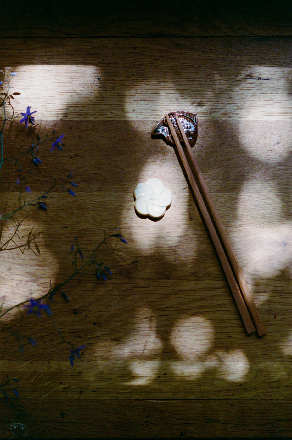 Rakugan Chopstick Rest // Brown Sea Bream
