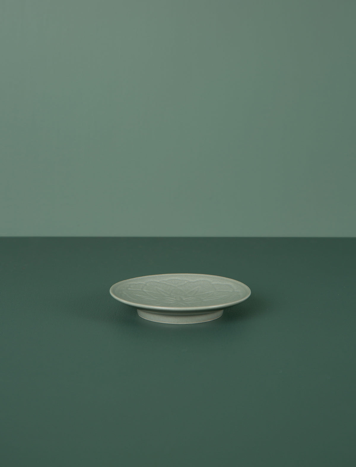 Carved Flower Plate //  Asagi