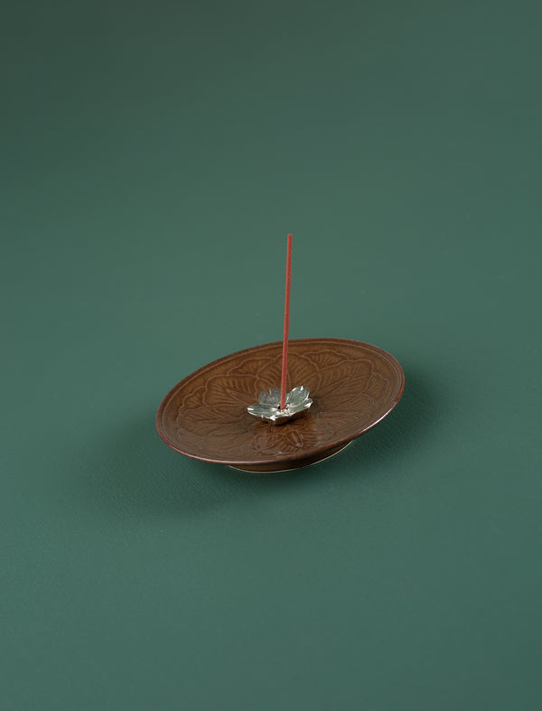 Carved Flower Plate //  Chairo