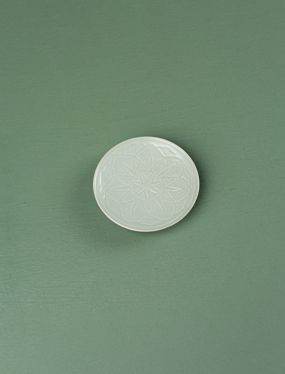 Carved Flower Plate //  Asagi