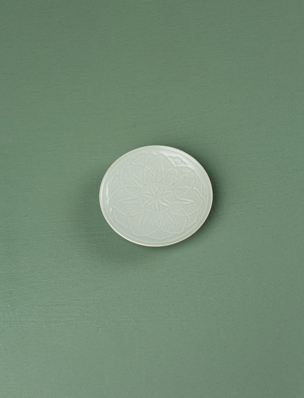 Carved Flower Plate //  Asagi
