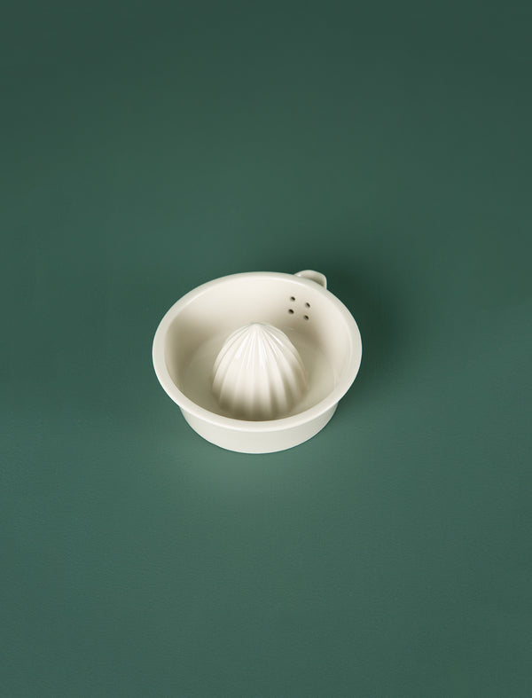 Taku Lemon Squeezer // White