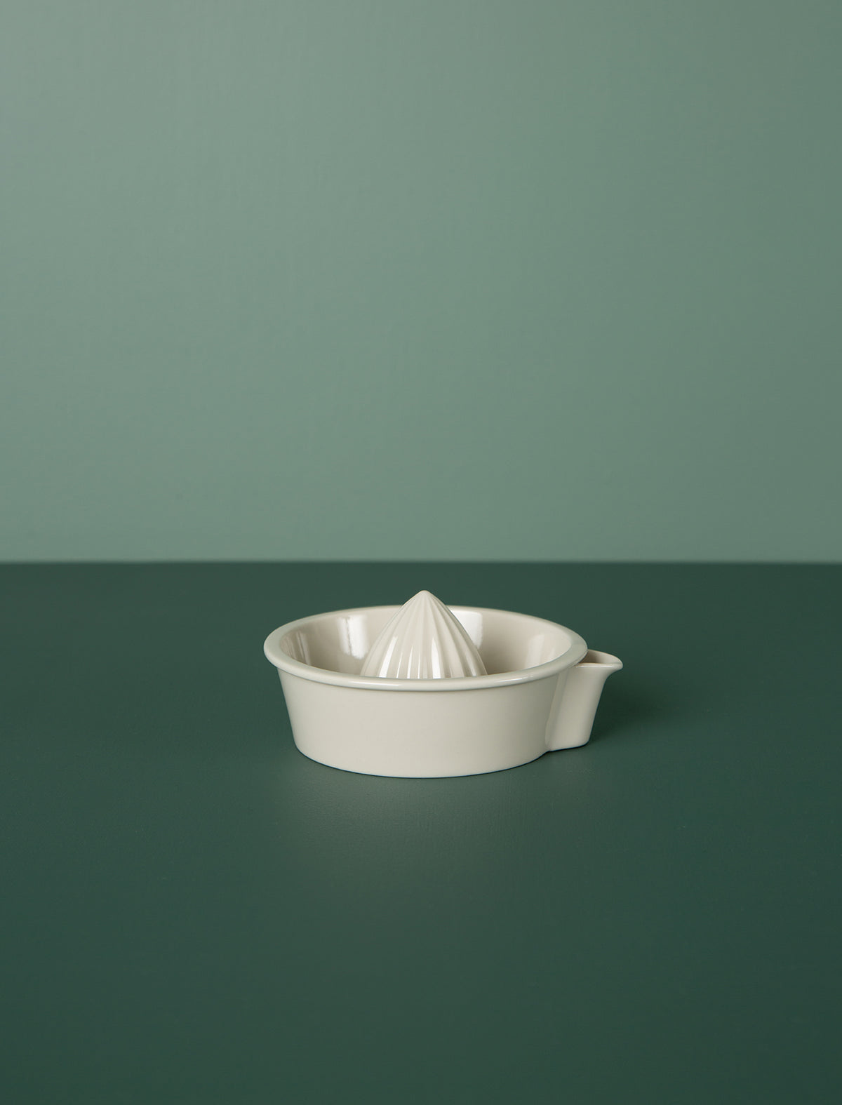 Taku Lemon Squeezer // White