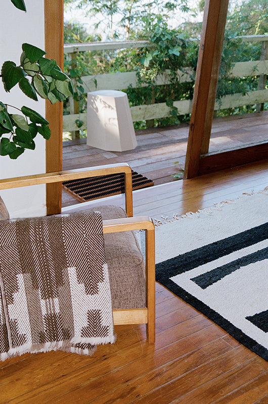 Shevitza Blanket // Brown
