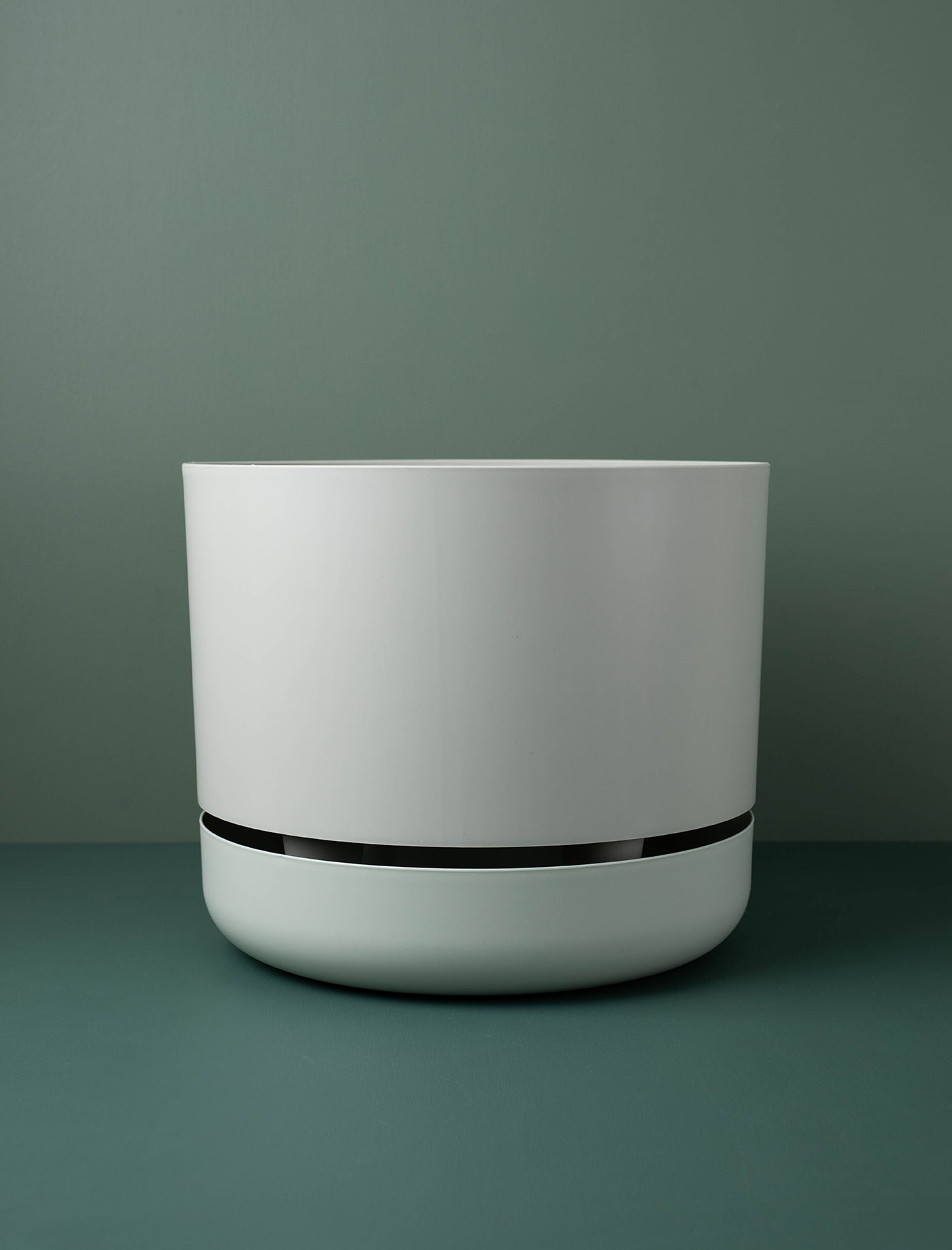 Self Watering Plant Pot // Fog