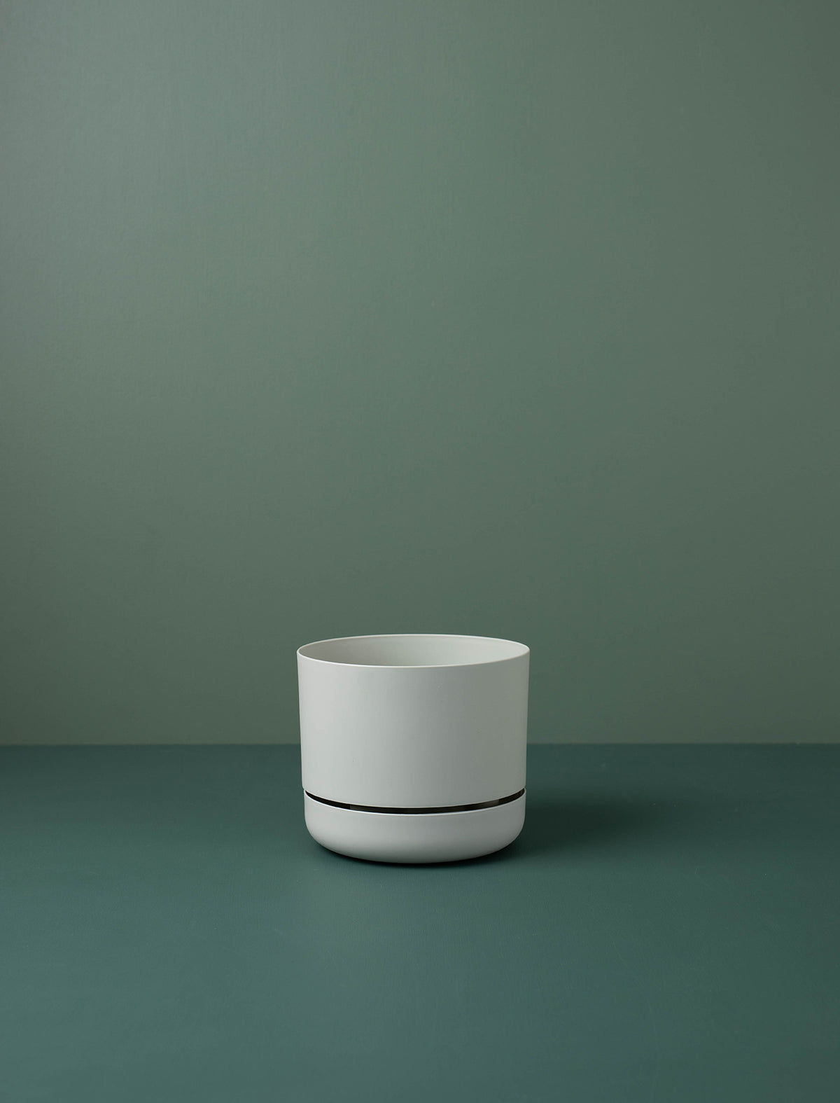 Self Watering Plant Pot // Fog