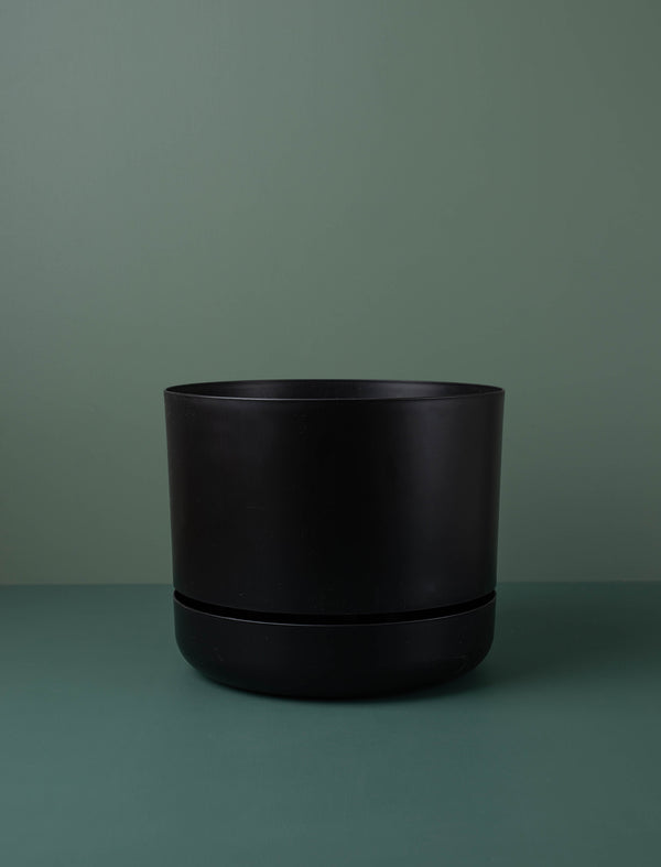 Self Watering Plant Pot // Recycled Black