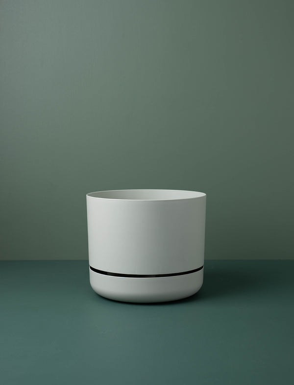 Self Watering Plant Pot // Fog