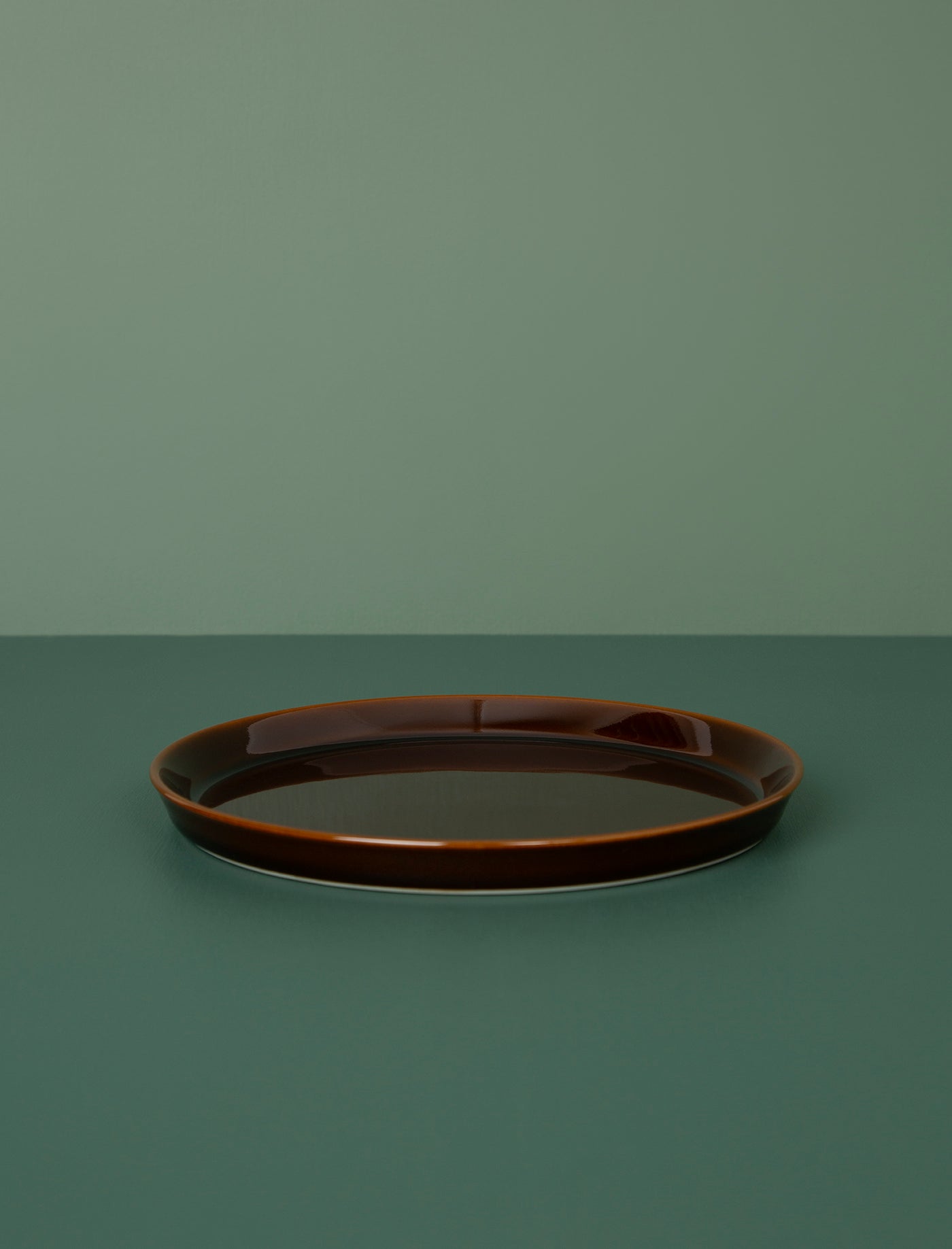 Plate // Brown
