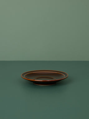 Saucer // Brown