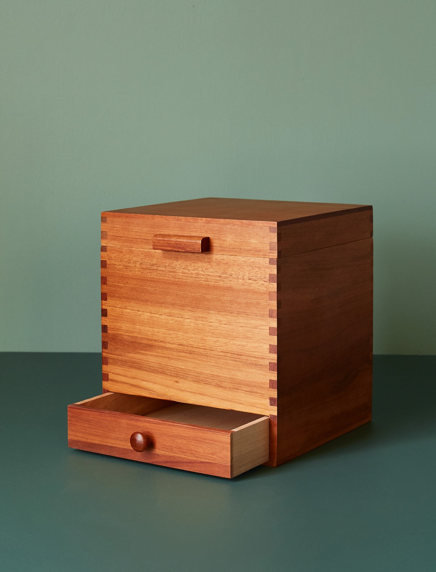 Japanese Vanity Box – everyday needs